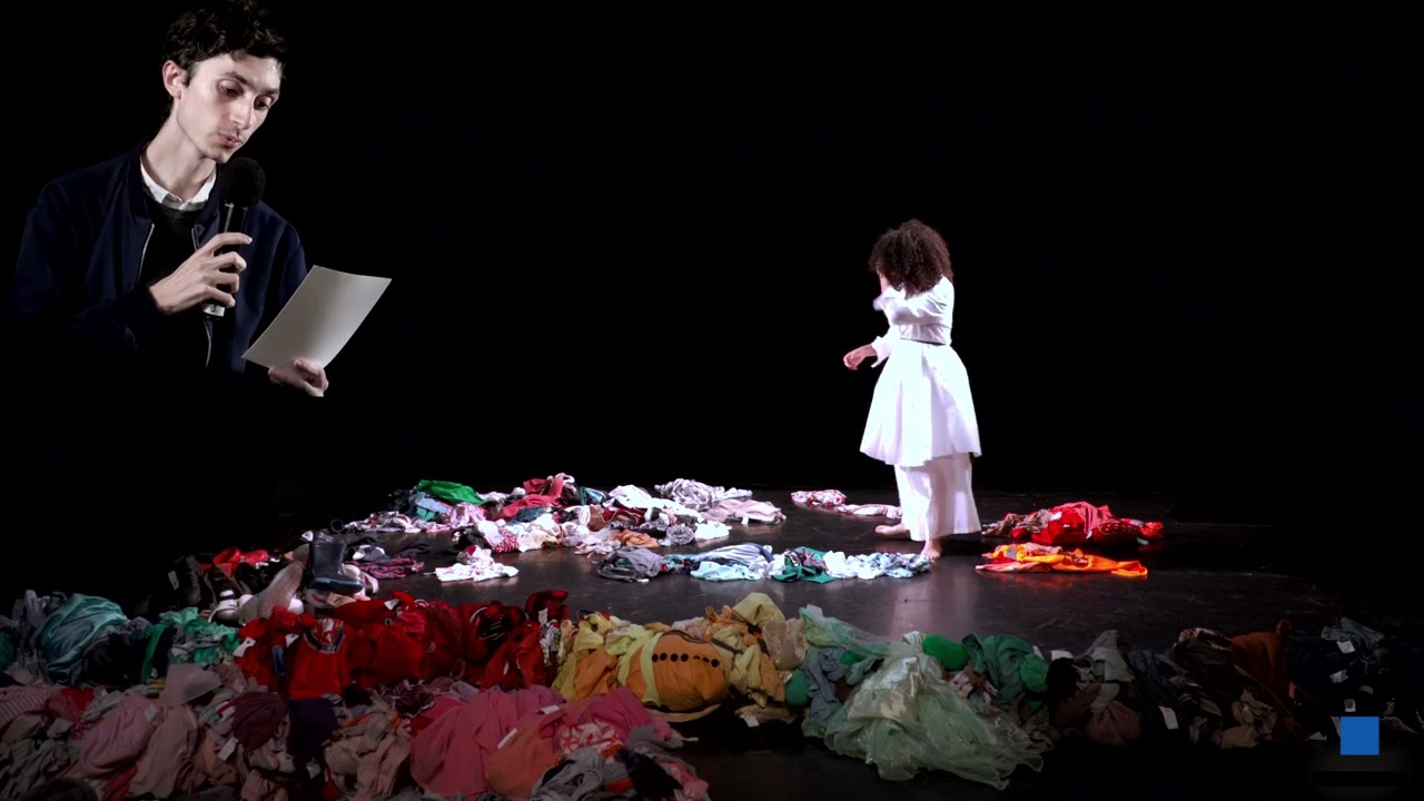 Performance collective et participative autour d’𝐼𝑛 𝑇𝑖𝑠𝑠𝑢, par Julia Maria López Mesa