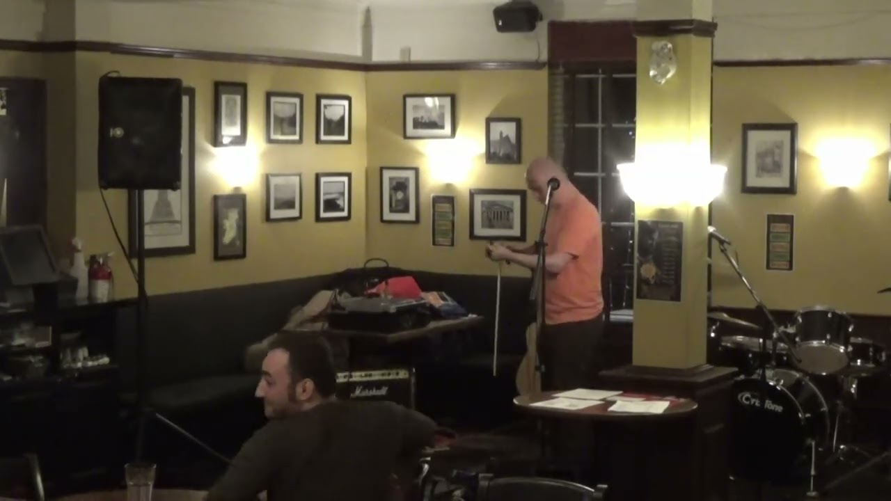 Violinist performs new unreleased song LIVE