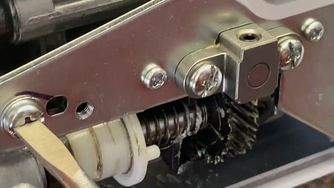 Синхронизация и зазор челнока Janome
