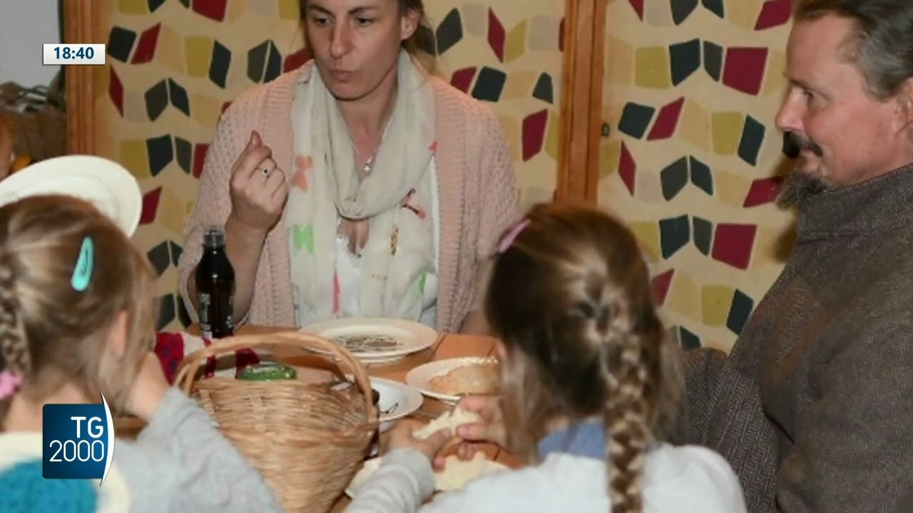 Famiglia nel bosco, attesa per ispettori ministero. Papà: abbassare i toni
