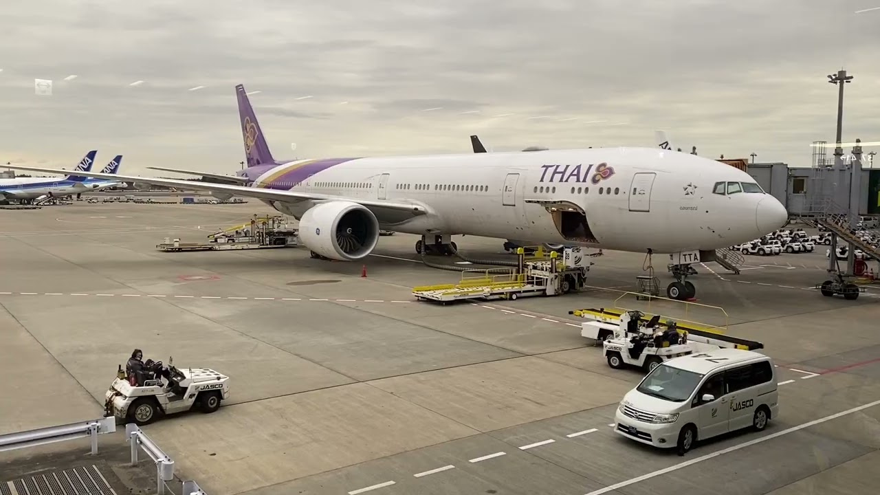 Plane spotting and takeoff at Narita Airport.