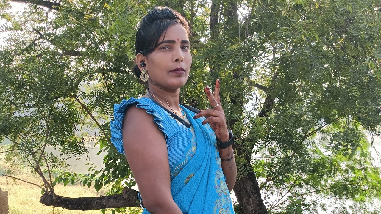 Anshika  is live
