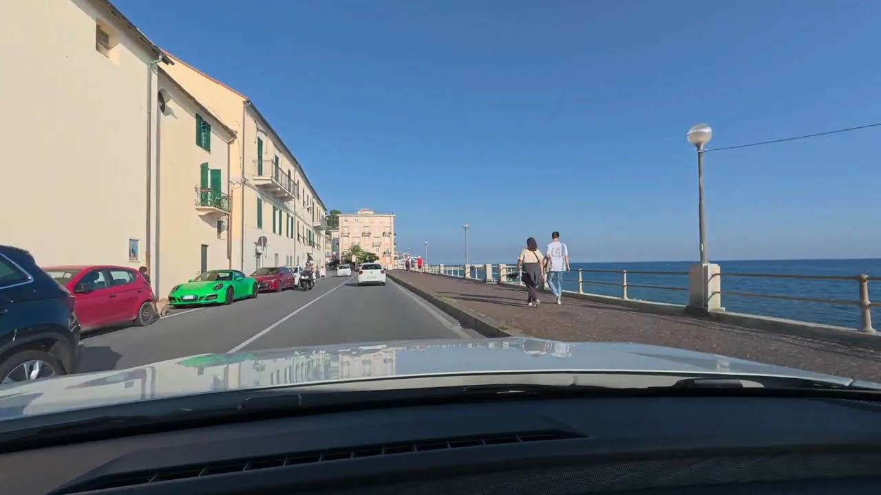 Осеннее путешествие 2025  из Савоны в Геную  под легкую музыку / From Savona to Genova Italy