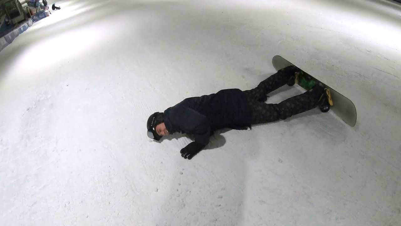 VOOR DE 1E KEER SNOWBOARDEN GAAT NIET ZO LEKKER... #1956