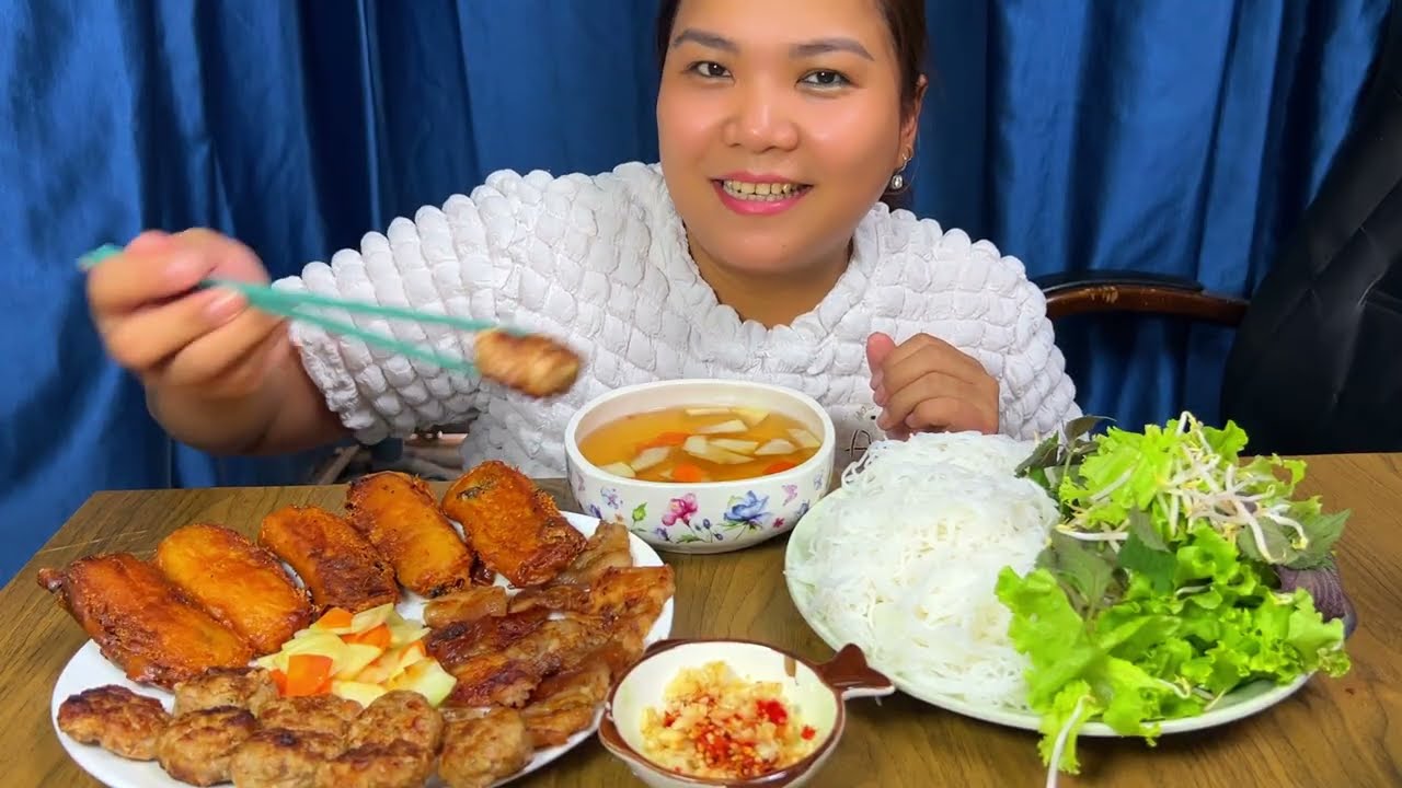 Bún Chả Hà Nội Ăn Cùng Chả Giò Cũng NGon Không Kém Nem Cua Bể |Nhà Béo TV|