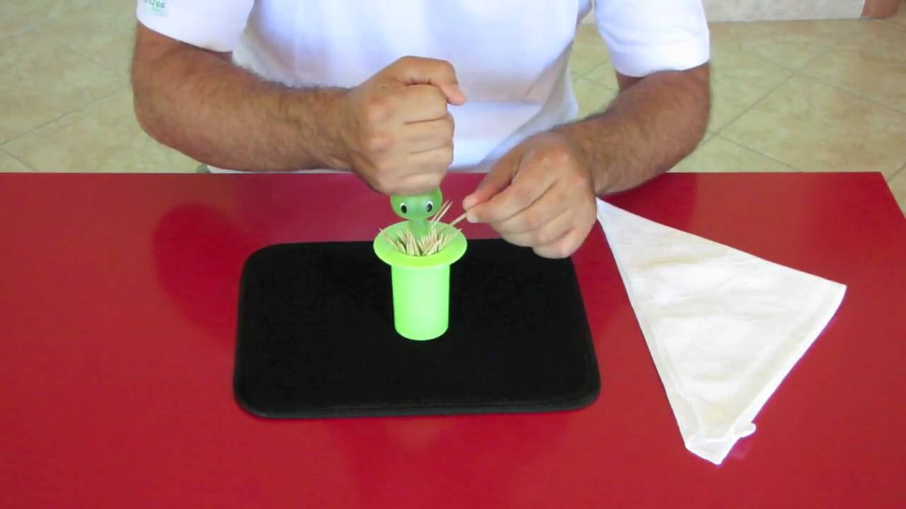 Magia fazzoletto e stecchino trucchi da bar bet  tutorial spiegazione