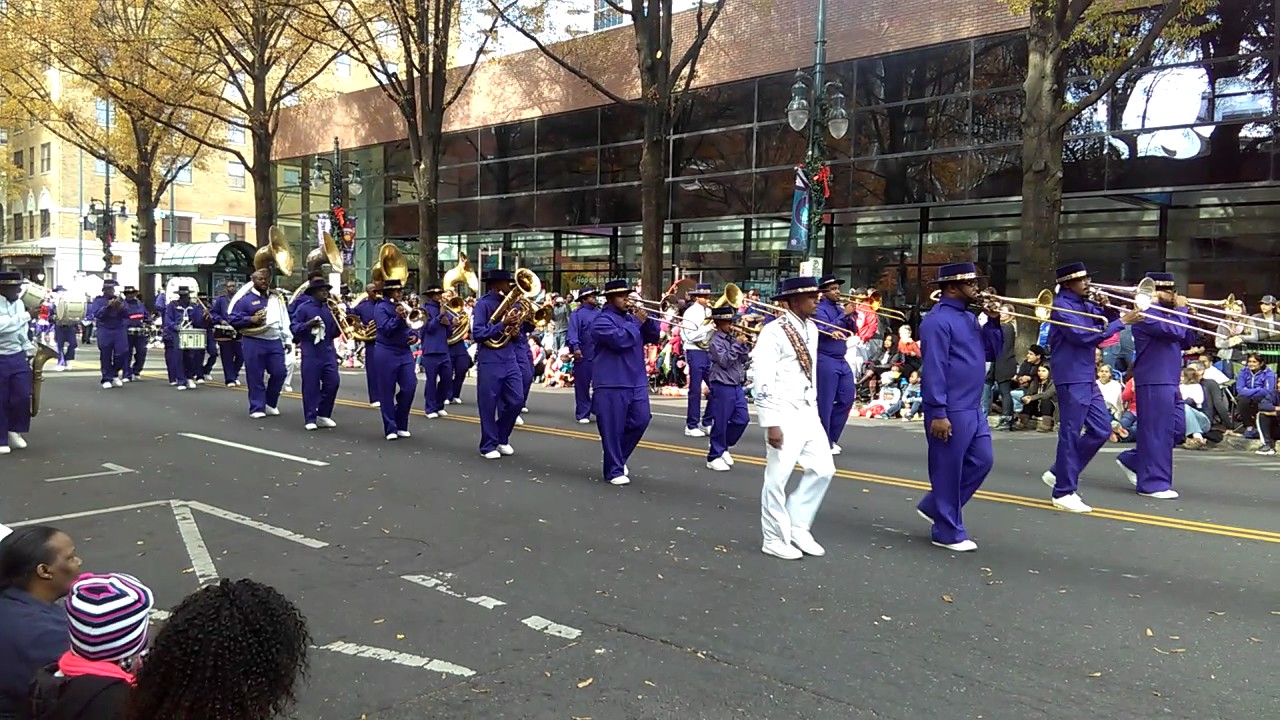 uhop brass band@The Charlotte Thanksgiving parade 2016