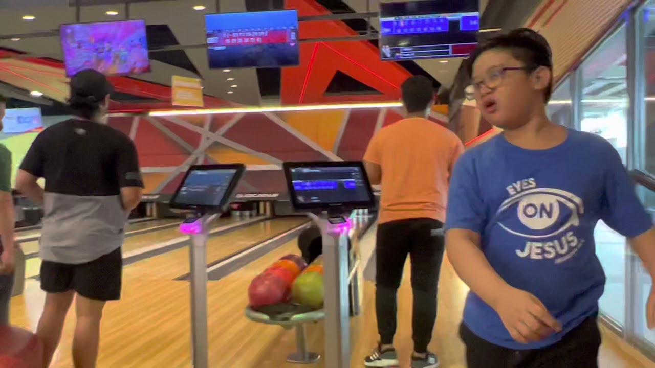 Billiard and Bowling in Ayala Circuit Makati #timezone