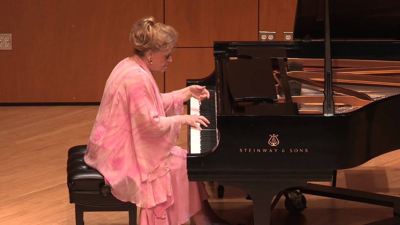 Unbelievable 80 Year Old Pianist