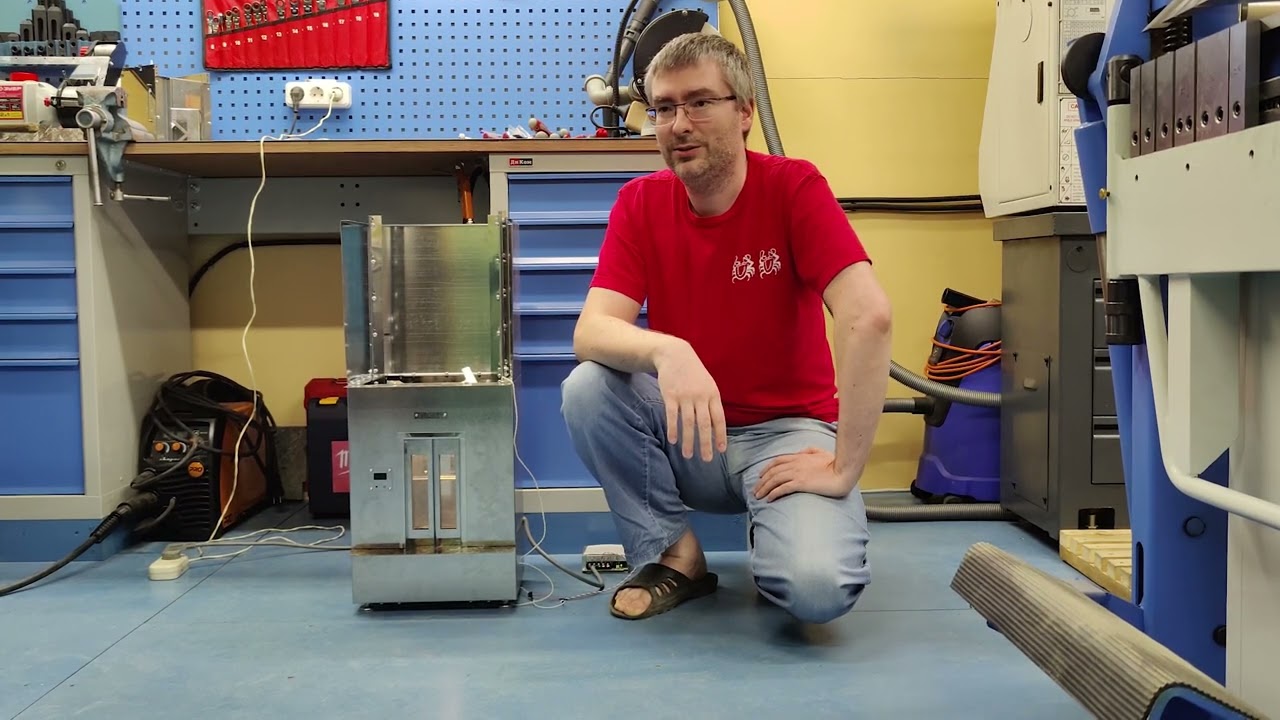 Elevator`s shaft door locks. Замки дверей шахты лифта.