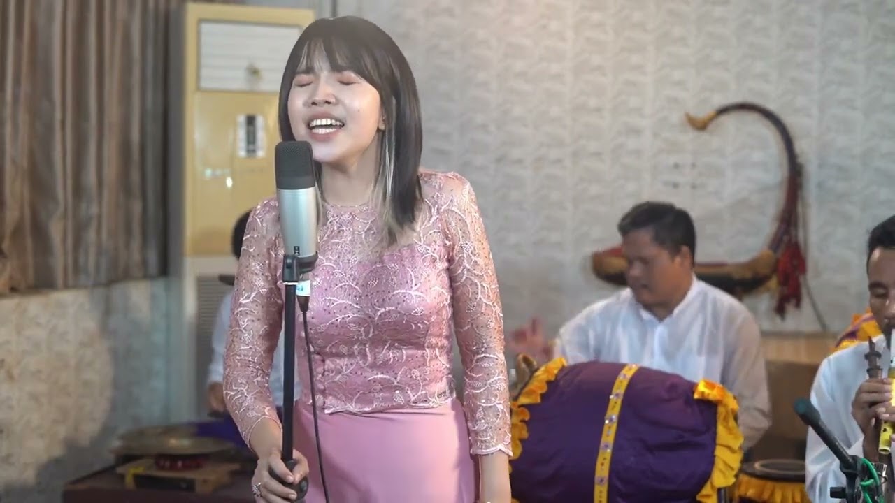 တုံးကျော်မ တေးရေး-နန်းတော်ရှေ့ ဆရာတင် ပြန်လည်သီဆို ခက်ခက်မိုးဦး