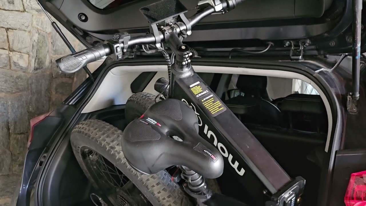 A Bicicleta elétrica Inow Bk 500 cabe no porta-malas?