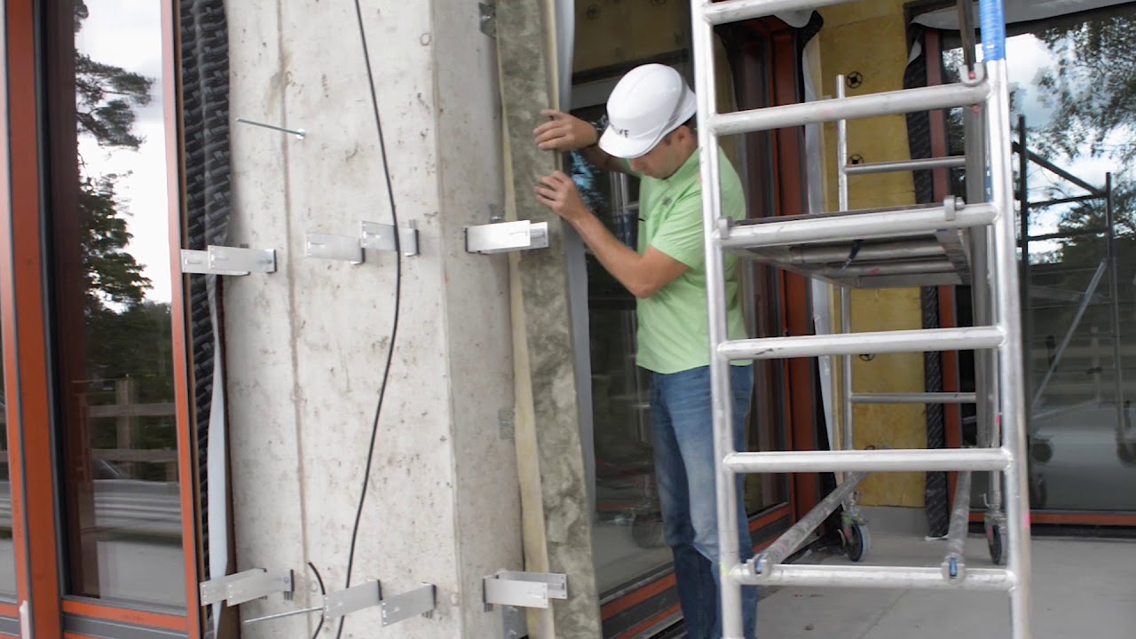 Pieslēgums logiem, kas iznesti aiz mūra Ventilējamās fasādes konstrukcijā