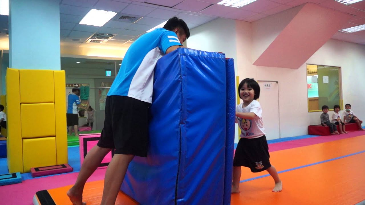 小貝果 in 飛奇兒體操市府館 Level 2