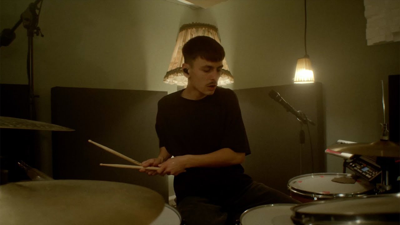 VAN HOLZEN - Arche (Live im Studio Valachai)