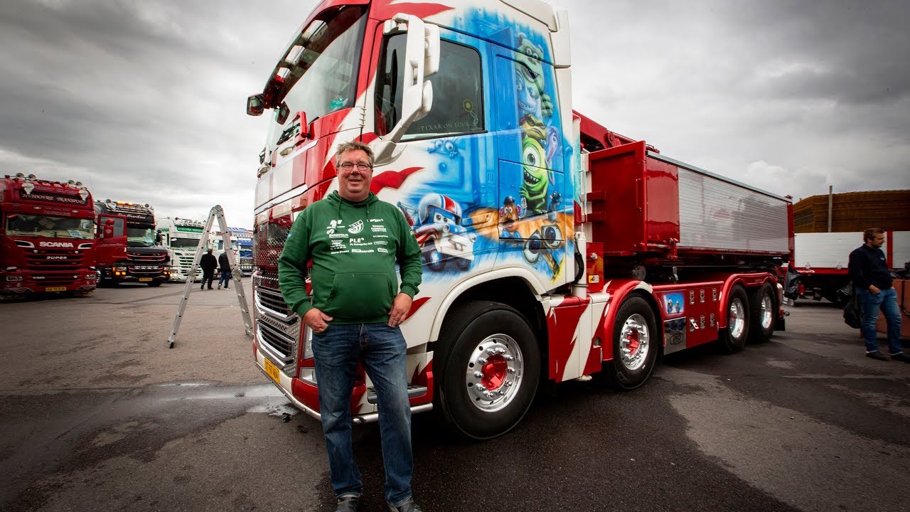 Volvo Trucks – How many animated characters can you spot? - “Welcome to my cab - light”