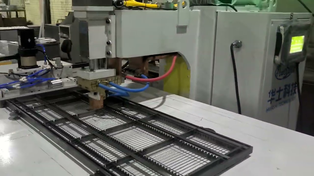 CNC Automatic XY moving wires mesh spot welding machine with wires filling system