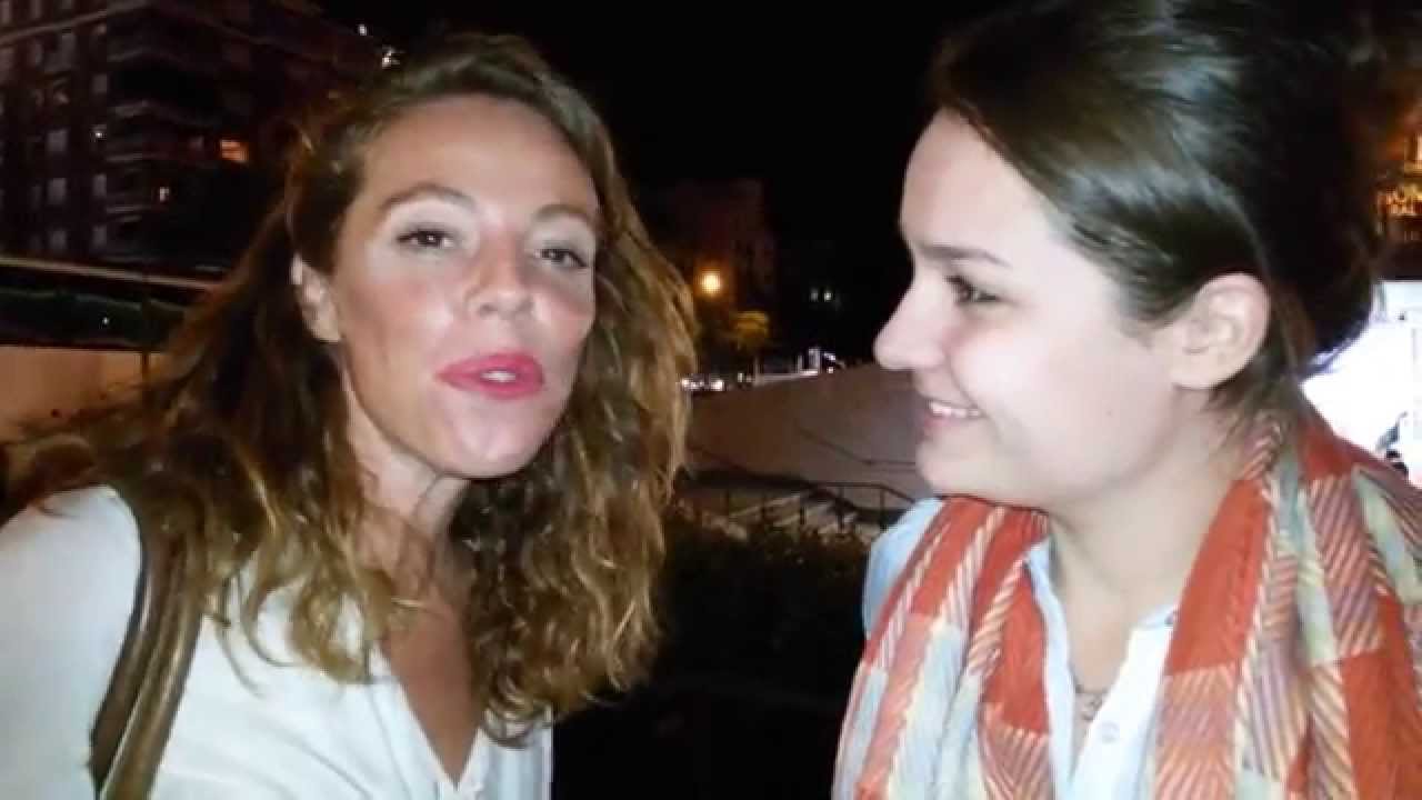 Silvia Marty salue les fans fran&ccedil;ais d' Un Dos Tres