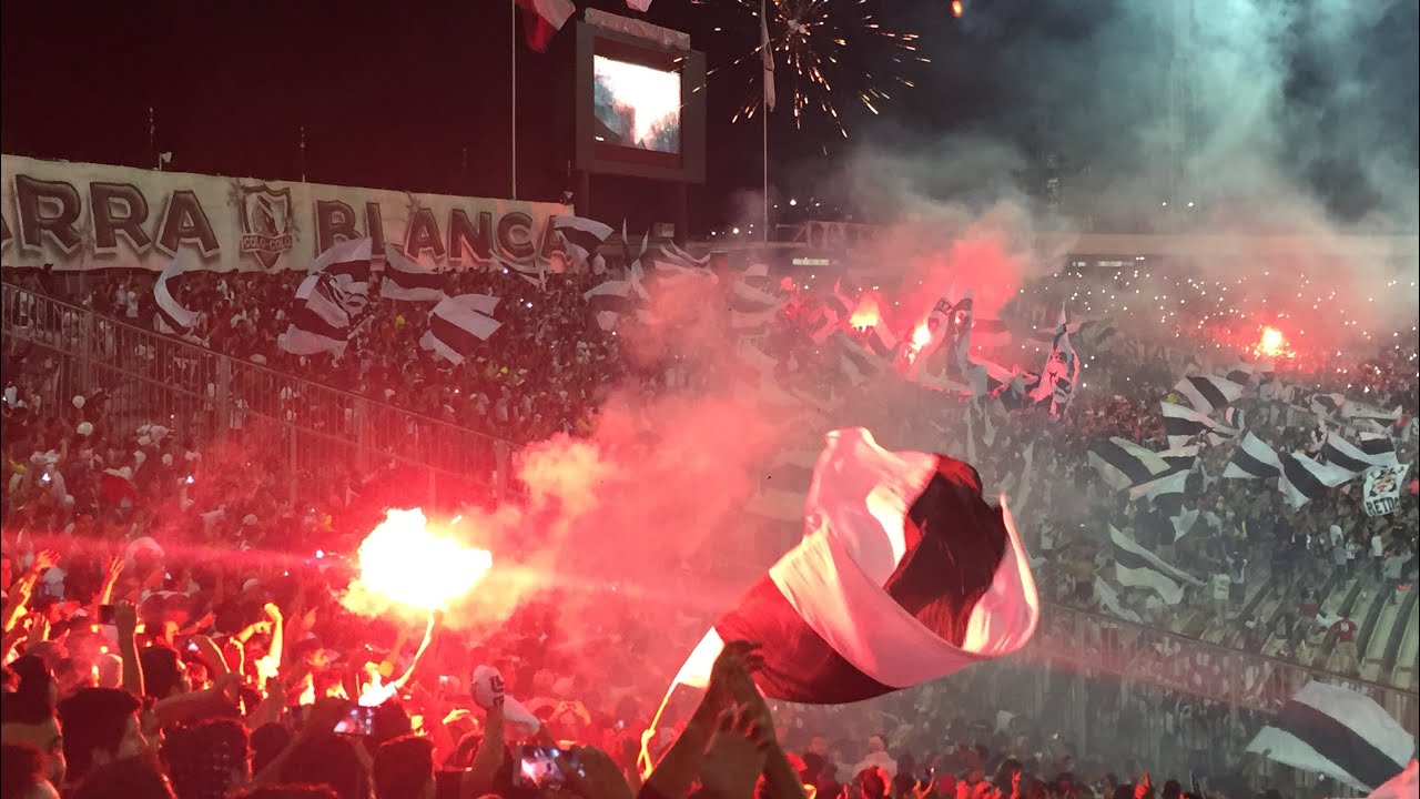 Salida y cánticos Garra Blanca | Colo Colo vs Atl. Nacional 2018 | SOMOS EL CARNAVAL.