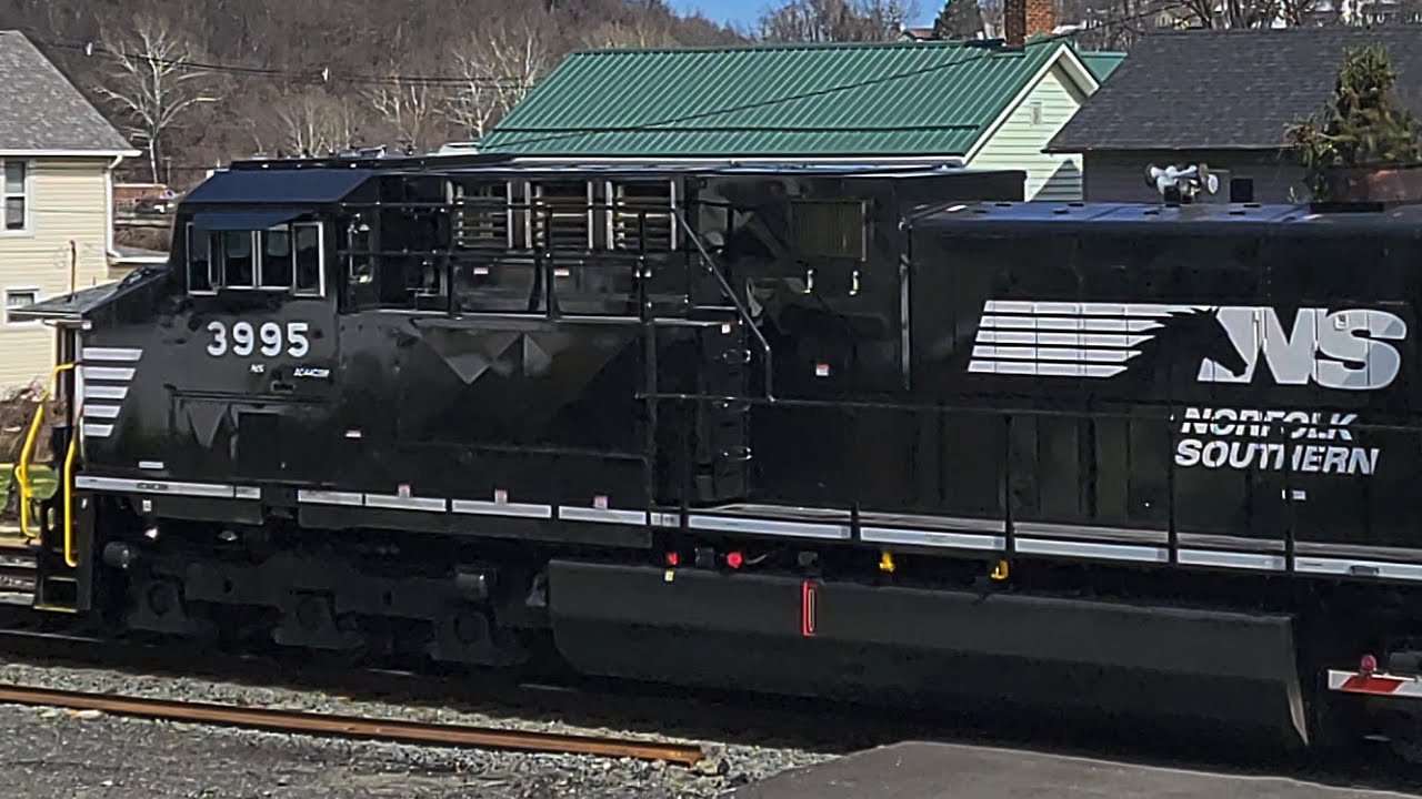 Fresh NS Rebuild On A Mixed Thermal Coal Mine Train