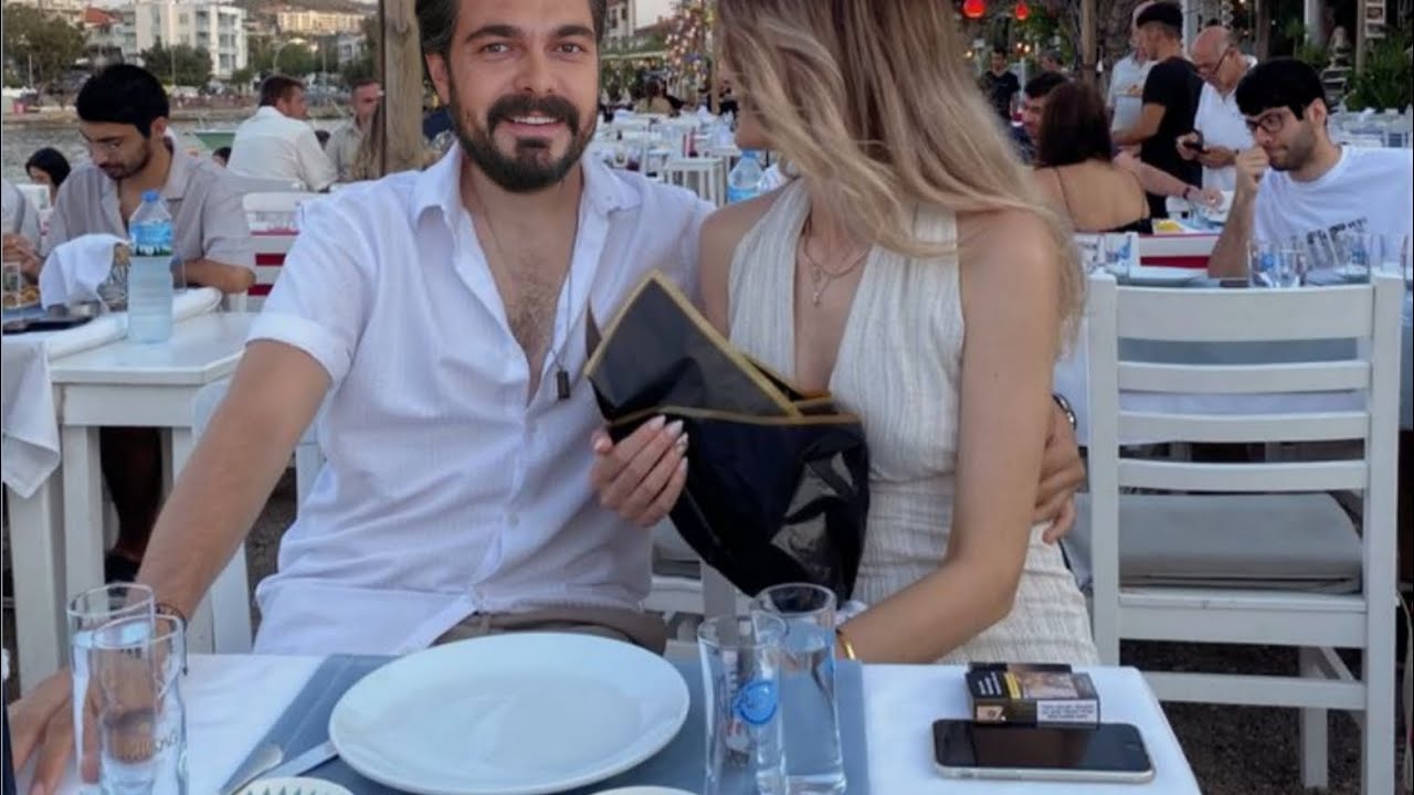Халил Ибрагим Джейхан поделился постом, выражающим любовь.