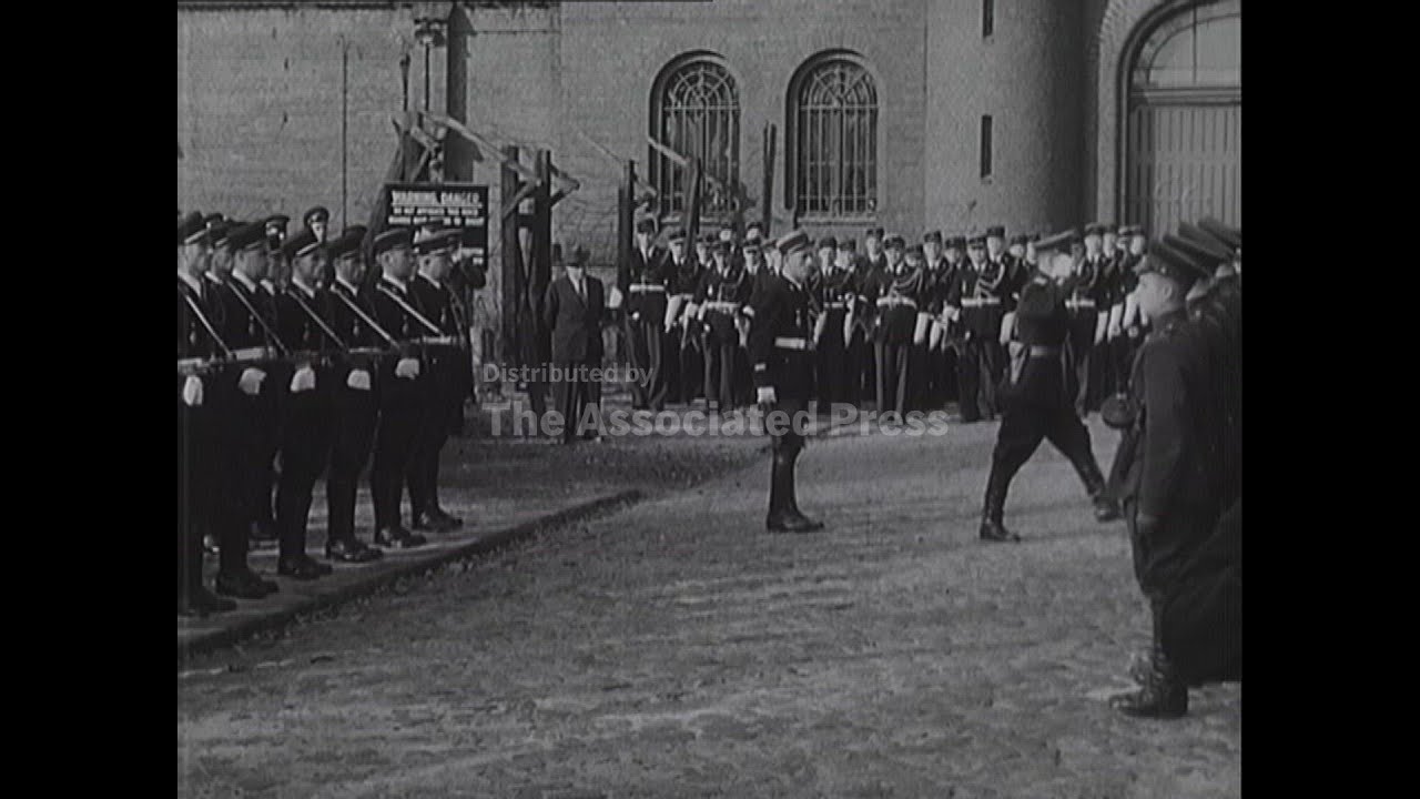 BERLIN - SPANDAU GUARD CHANGING