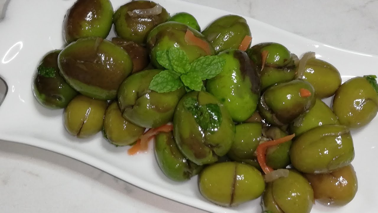 Olive nuove schiacciate e condite | Ricetta siciliana