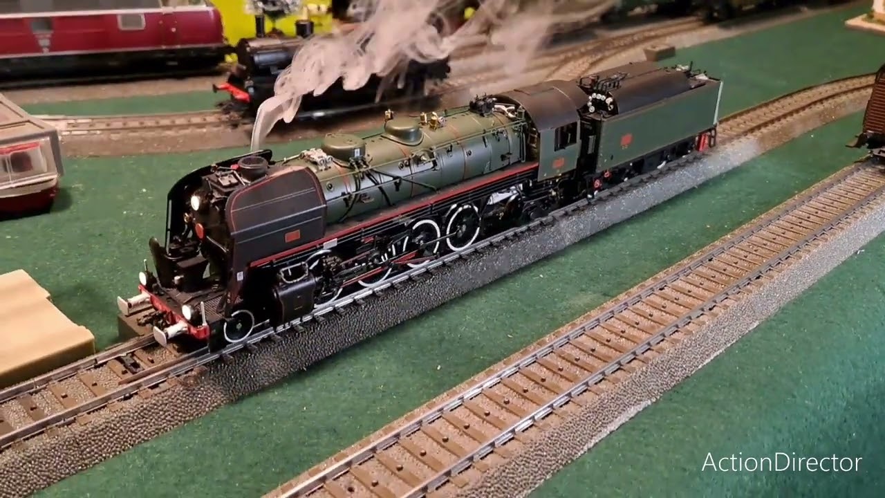 Vidéo No 1036 - La nouvelle vapeur 141 R 1244 par Märklin (HO. AC digital)