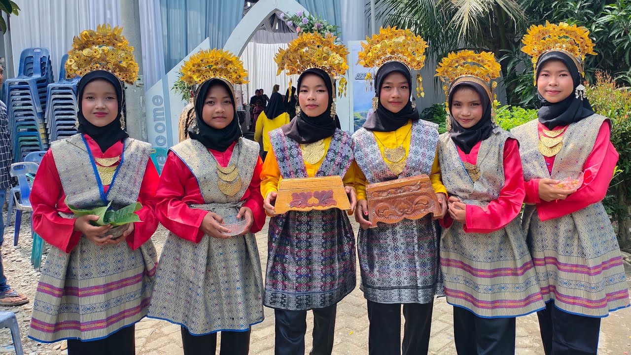 Tari Persembahan Ranup Lampuan Aceh