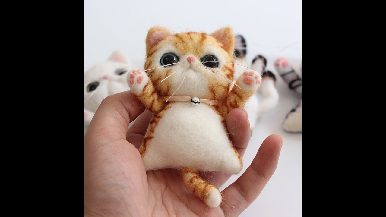 Brooch Cat (A) Needle Felting Kit