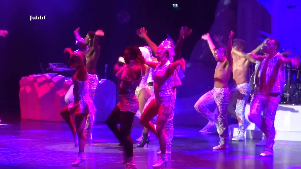 Lady Gaga - Donatella (The Artrave - The Artpop Ball) (live in Amsterdam) Ziggo Dome