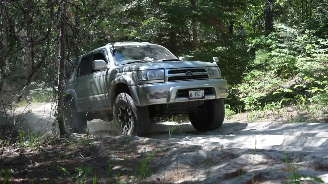 Hilux Surf Offroad and Overlanding - 4K