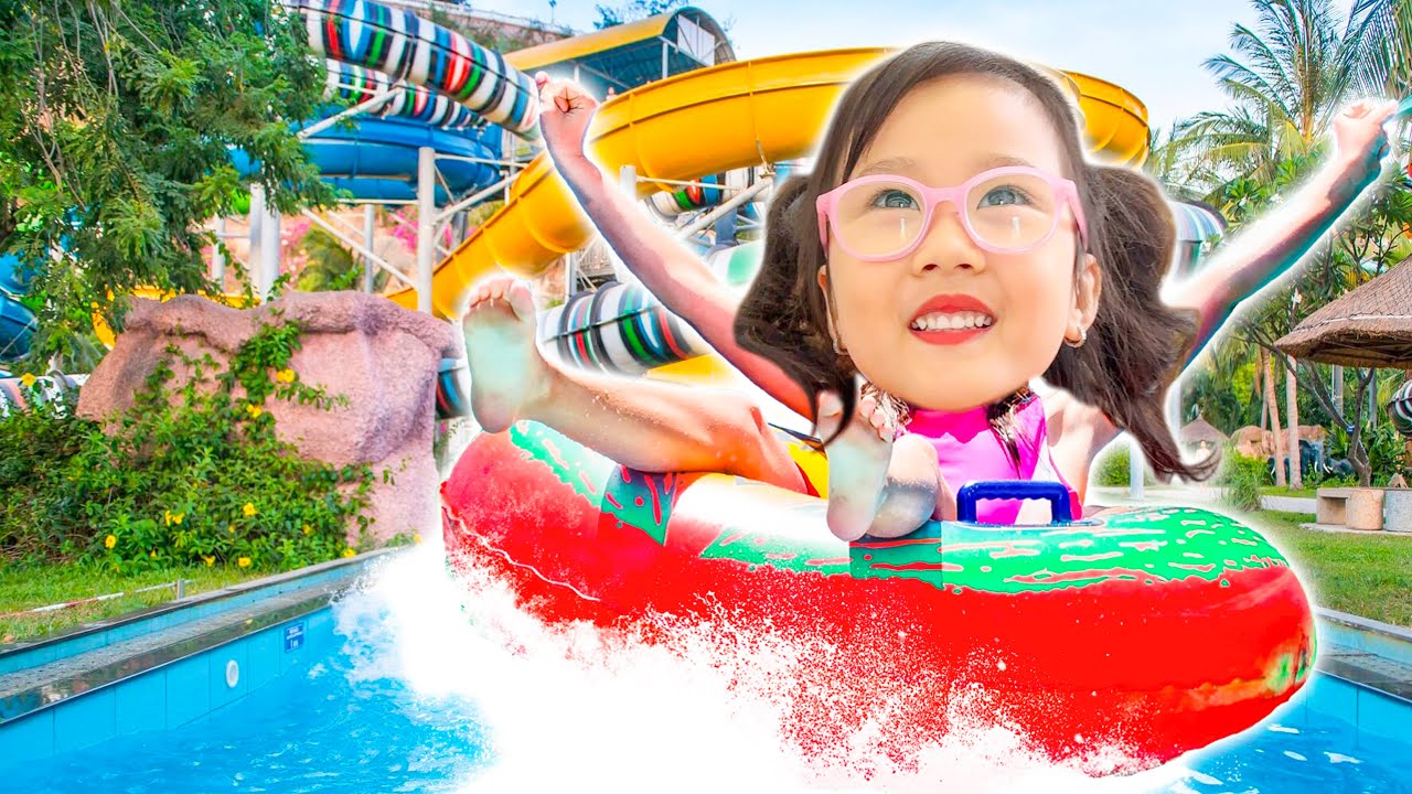 Cam Cam đi công viên nước và thử thách trượt cầu trượt - Cam Cam TV