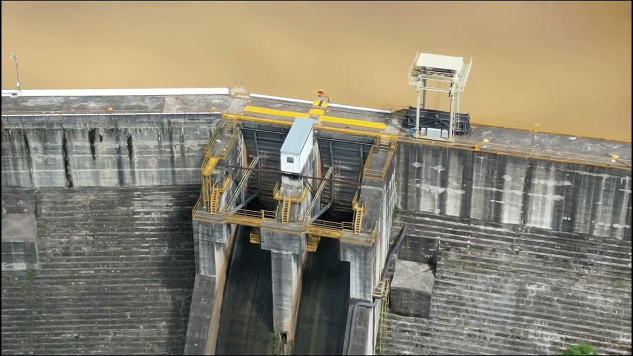 Joguei o drone na USINA HIDRELETRICA e CACHOEIRA #TOMDRONES 