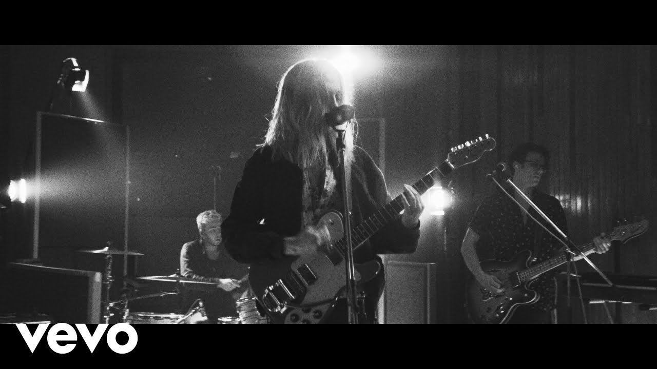 isaac gracie - running on empty (live at konk studio)