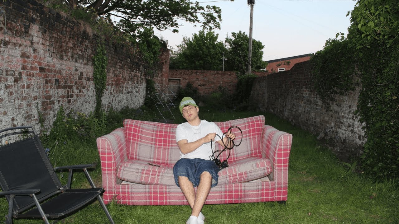 cozyjoe - best friends couch (Official Visualiser)