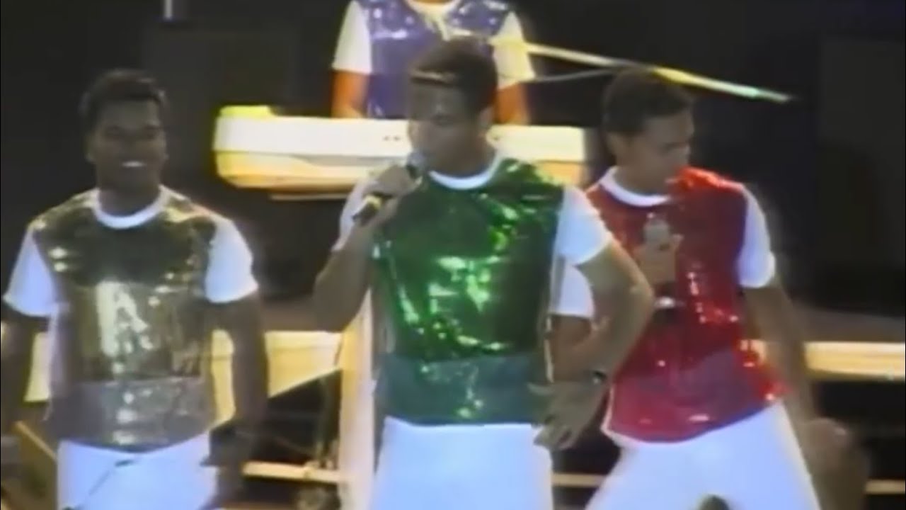 NOVO TON - AO Vivo no Parque de Exposições 2004