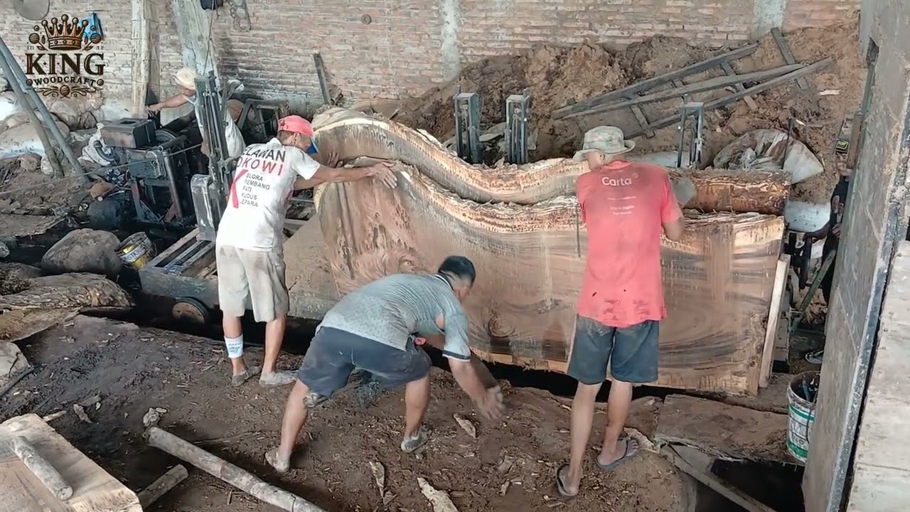 LARGE WOOD SAWING PROCESS ! RAIN TREE 4 METERS LENGTH
