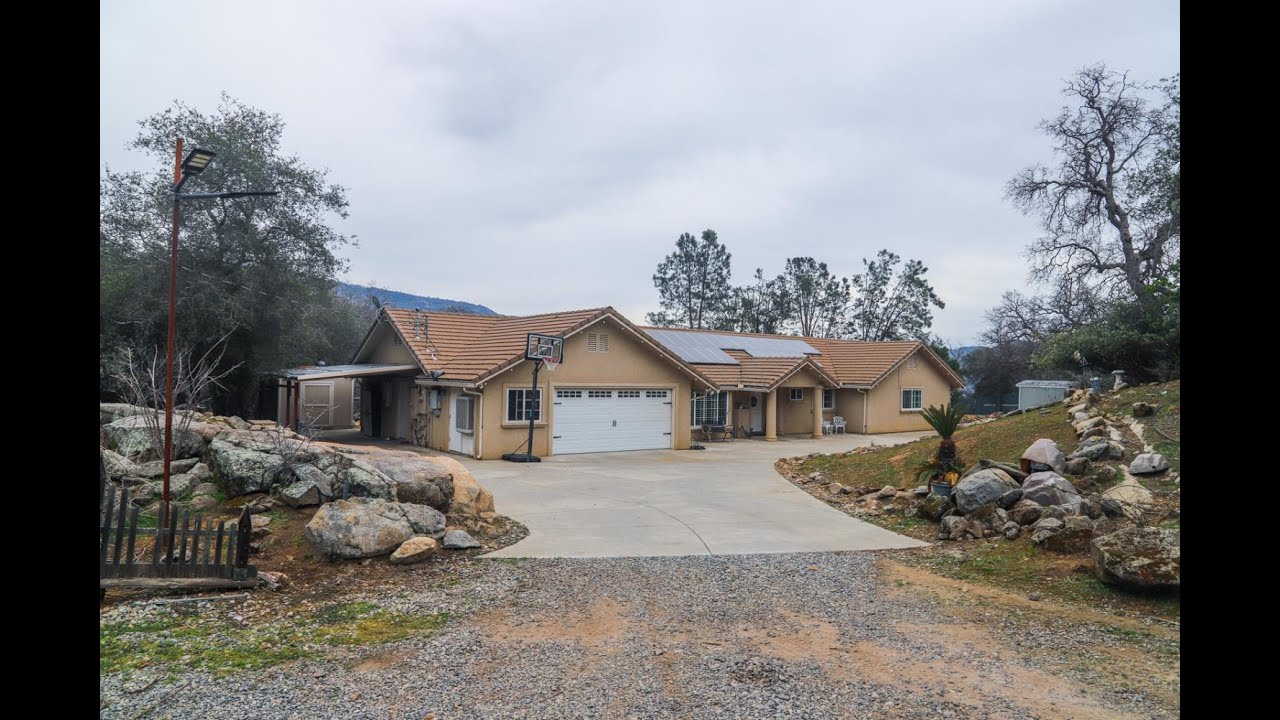 Residential for sale - 33478 Spreading Oak Lane, Auberry, CA 93602