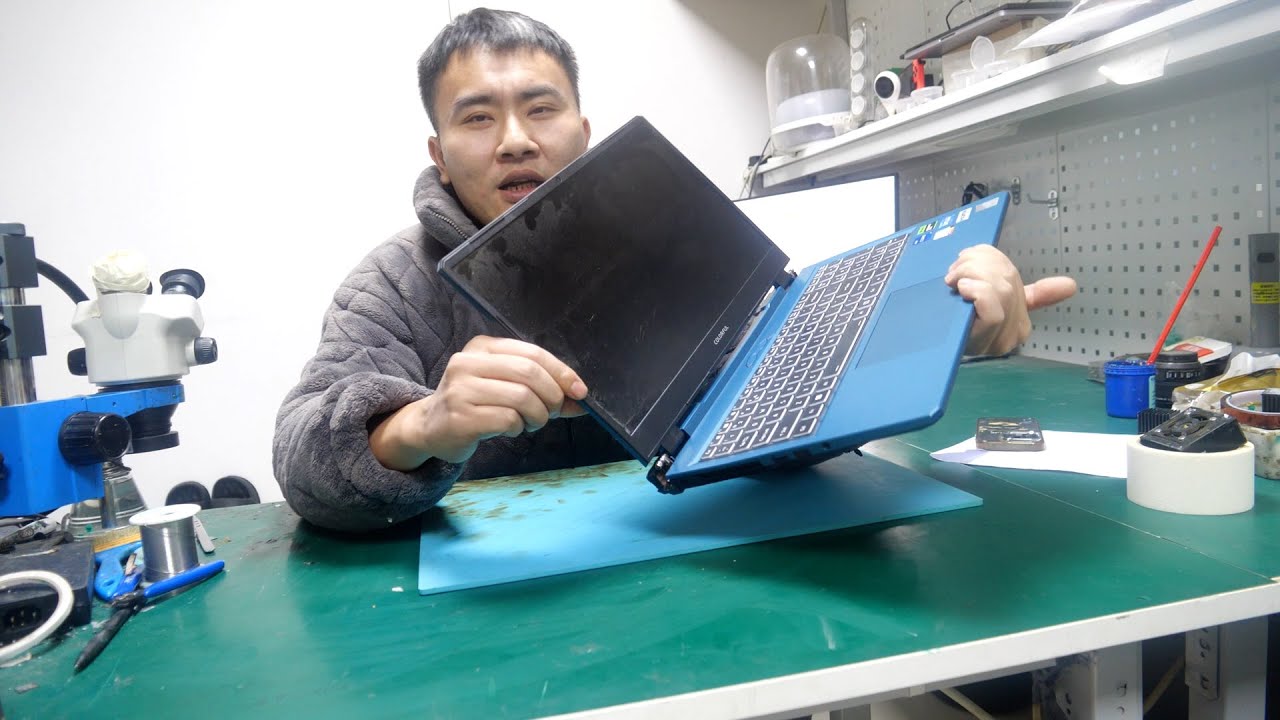 夫妻吵架把电脑砸了，没想到受伤的是我！