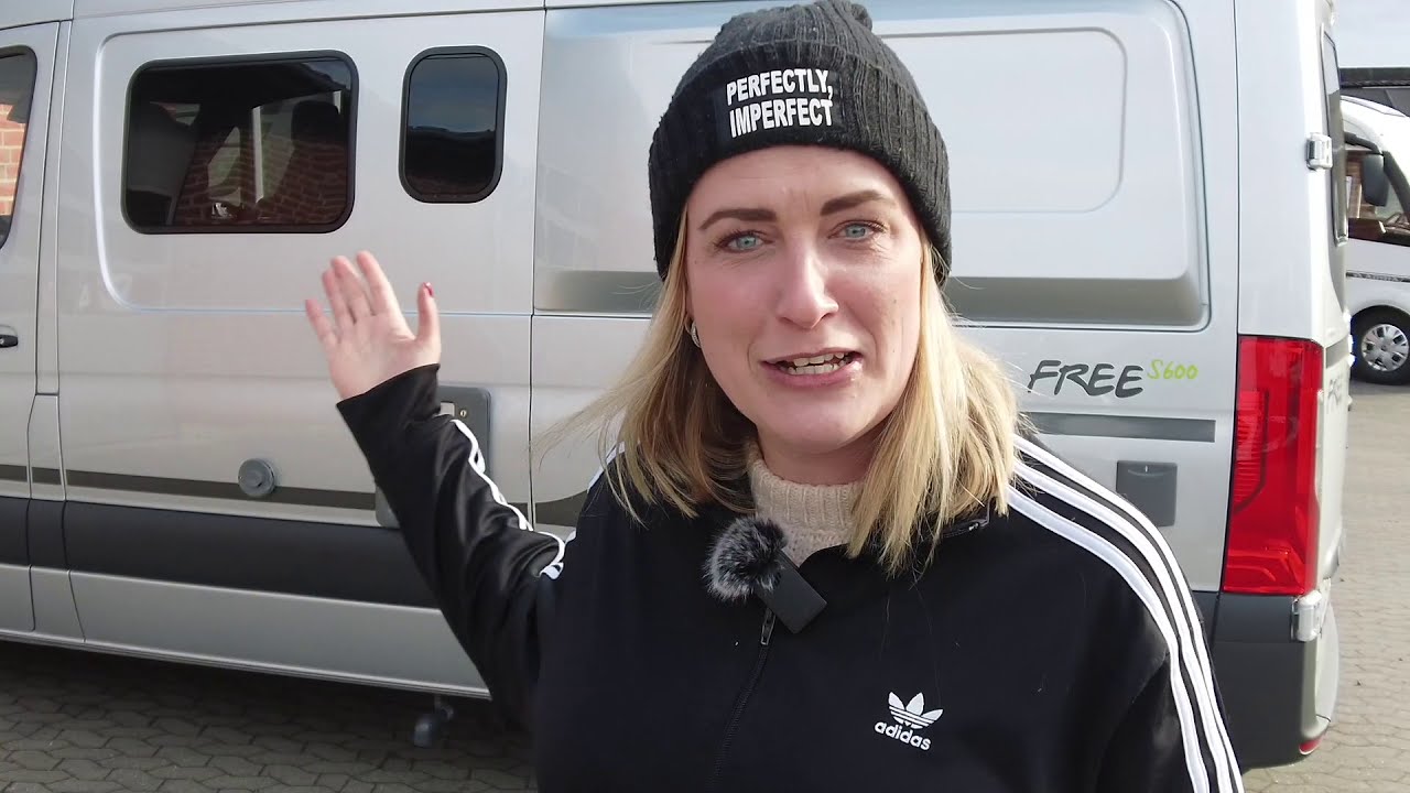 Vicky Knudsen i autocamper