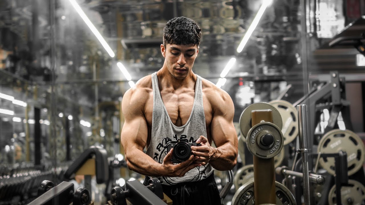 CHEST DAY IN JAPAN'S MOST EXPENSIVE GYM! Japan Ep.31