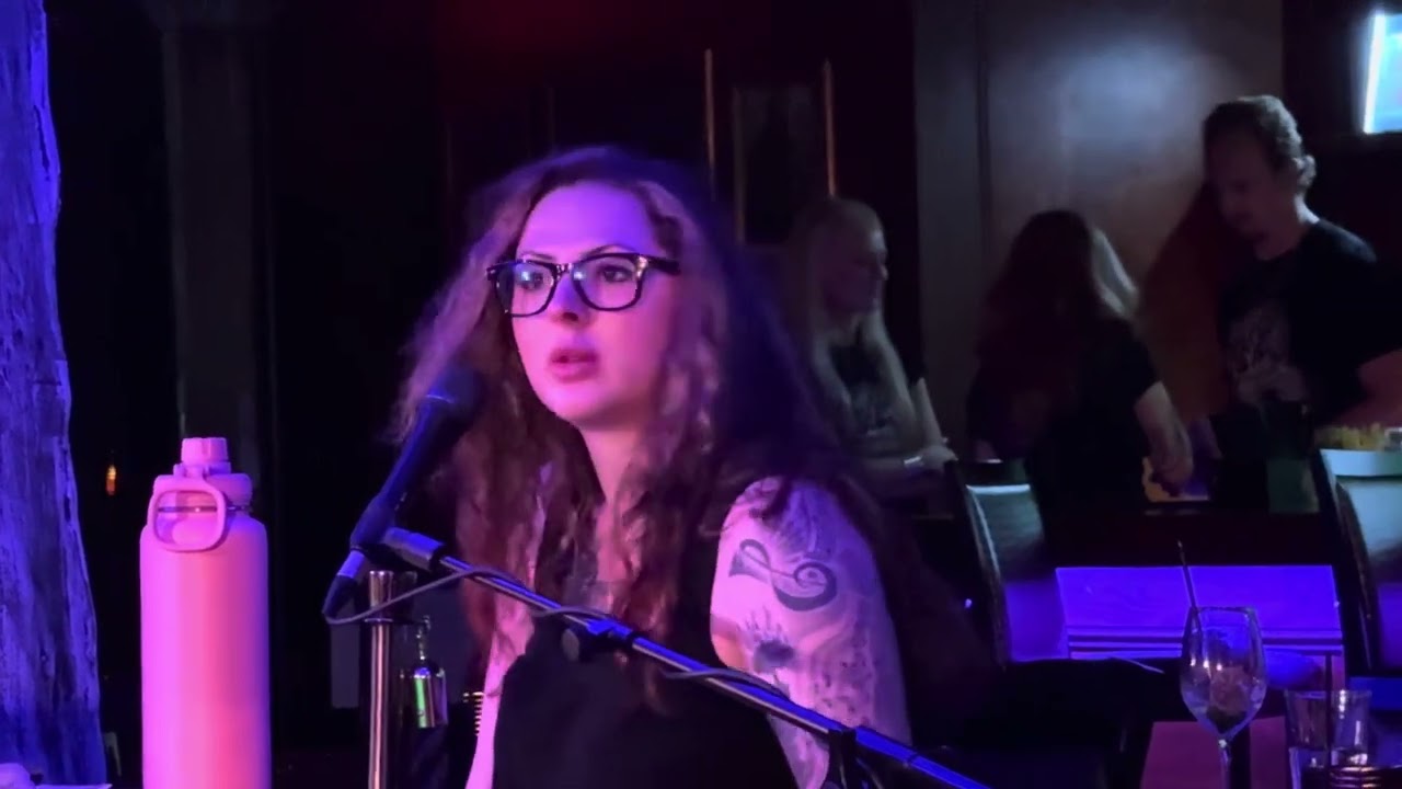 Dueling Pianos Nashville, Alexandria Garza-Hartless, Kyra Léon