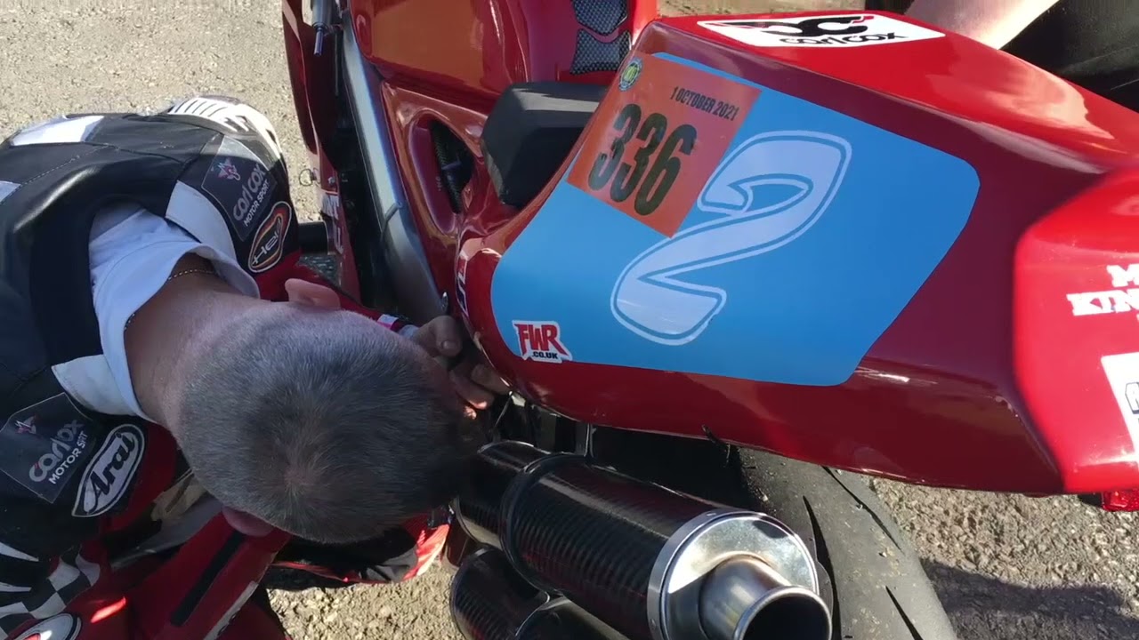 Honda VFR400 shake down ready for motorcycle race weekend Mike Spike Edwards classic racing