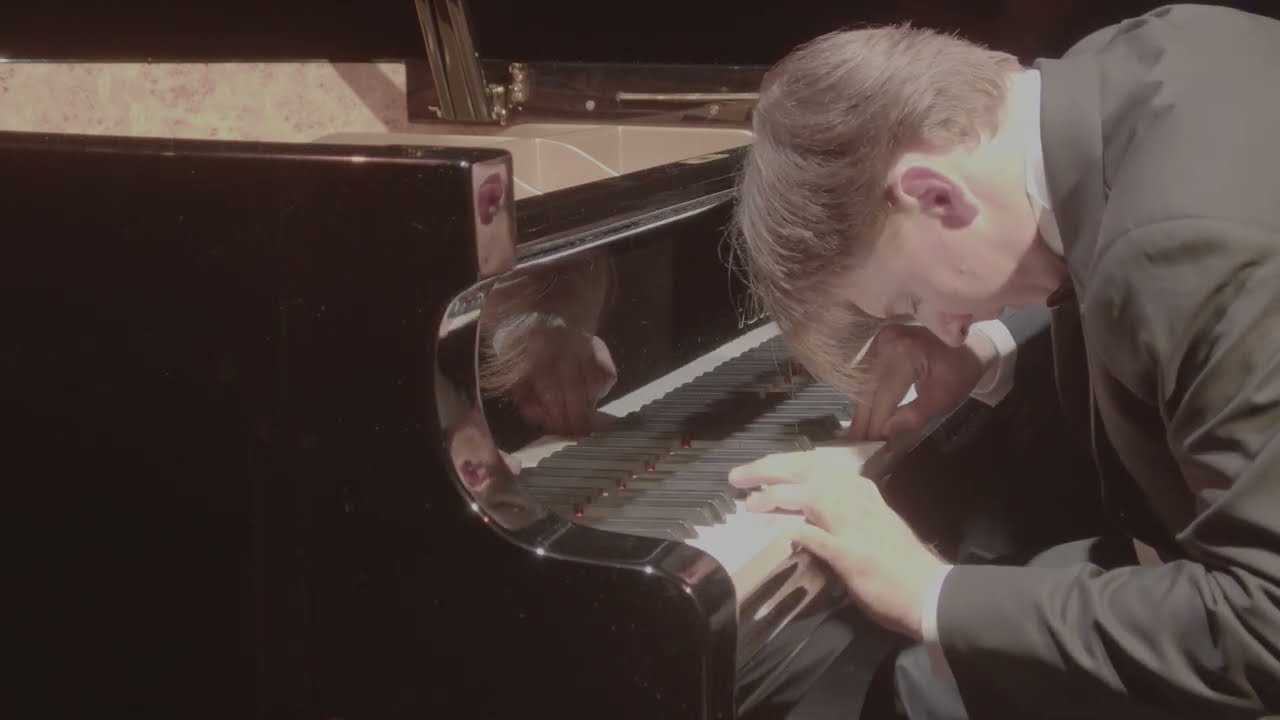 F. Chopin - Ballade no. 1 in G minor Op. 23 - Grzegorz (Greg) Niemczuk live on Fazioli piano.