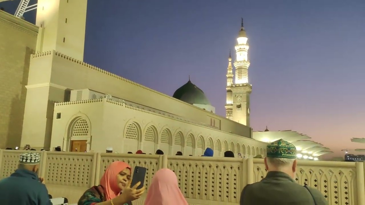 Walking Through Madina | Calm, Spiritual & Heart-Touching 🌙