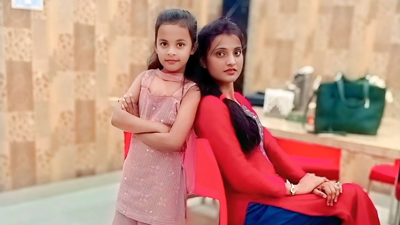 Aaj anika ko kisse dat padne wali hai ...🥺😀( welcome to my vlog 🙏🙏👍(
