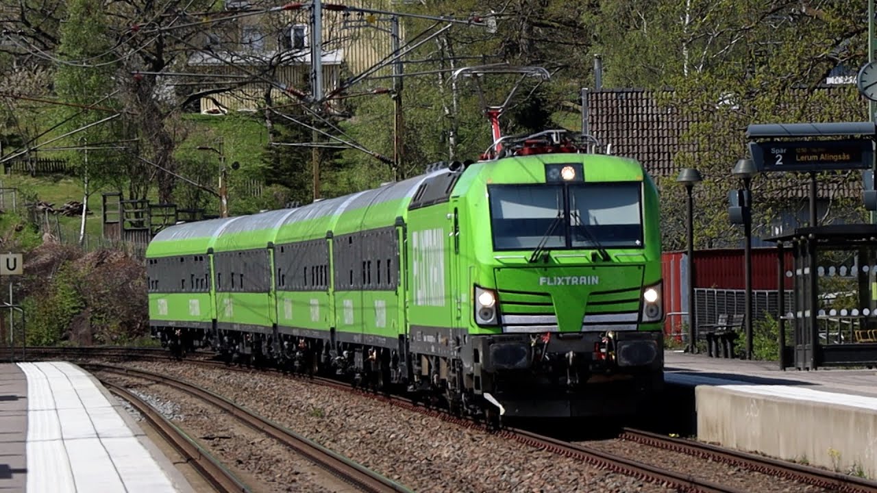 Tåg på Aspen station på Västra stambanan