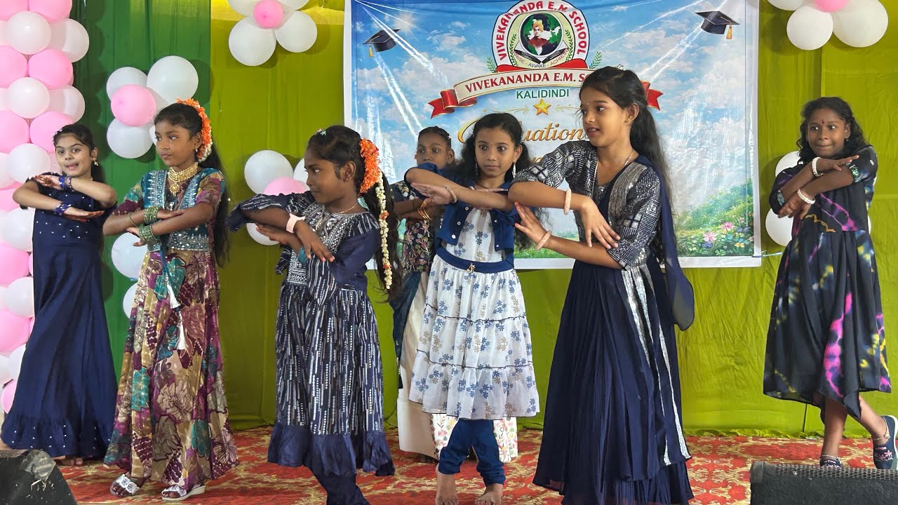 Graduation and Recognition ceremony - 3rd class girls dance 