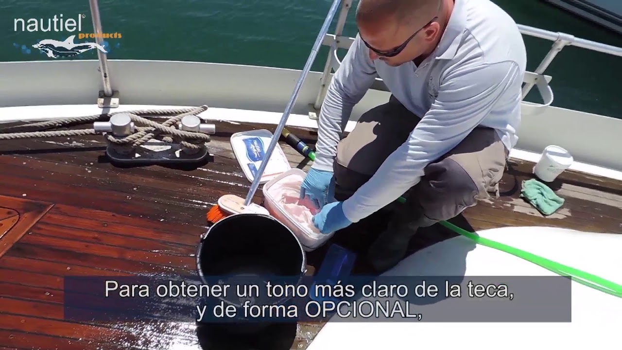 ¿Como realizar un tratamiento adecuado de la teca de su embarcación?